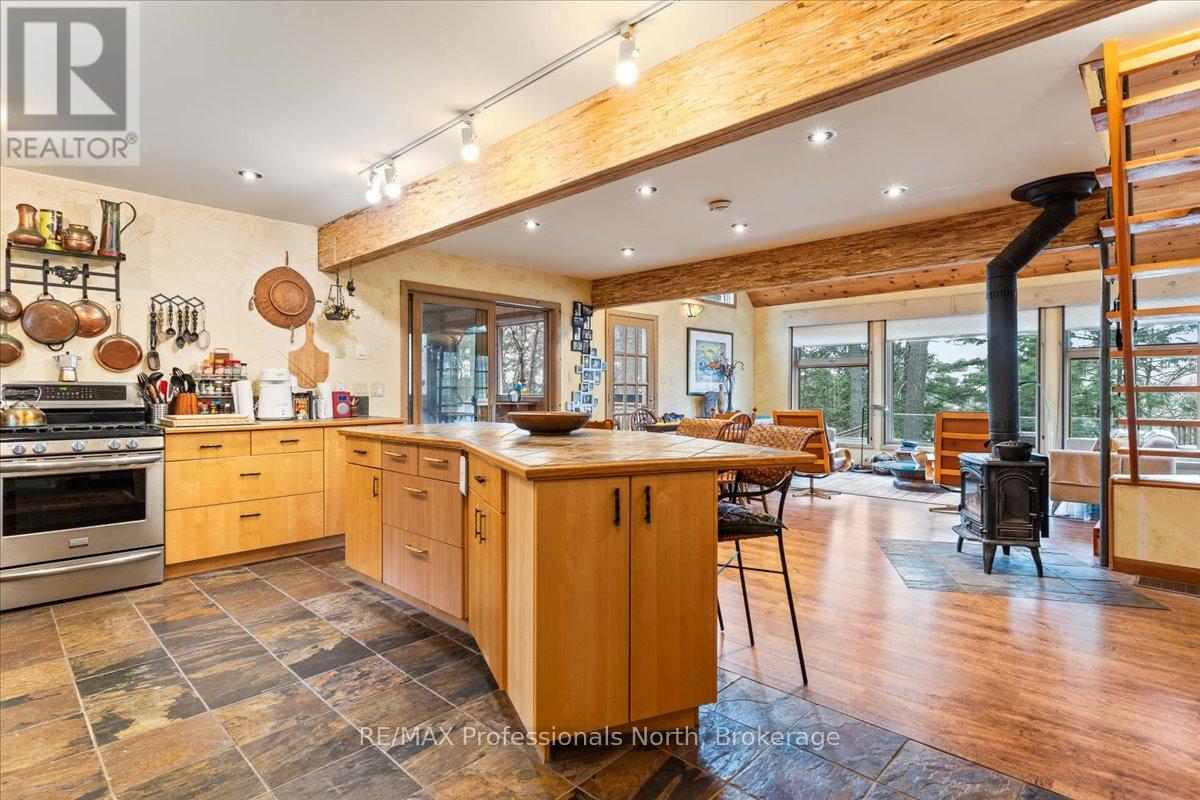 1032 Parallel Falls Lane, Minden Hills, Ontario  K0M 2K0 - Photo 5 - X12880874