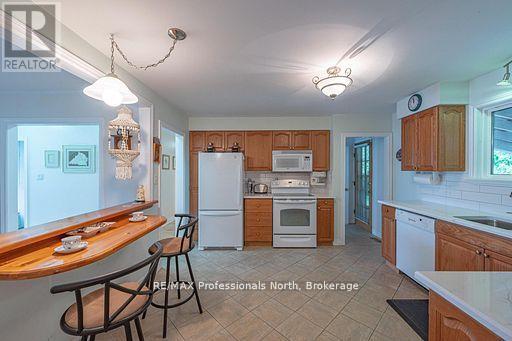 1981 Horseshoe Lake Road, Minden Hills, Ontario  K0M 2K0 - Photo 14 - X12880950