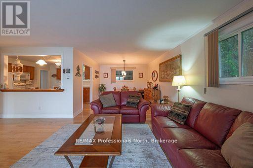 1981 Horseshoe Lake Road, Minden Hills, Ontario  K0M 2K0 - Photo 7 - X12880950