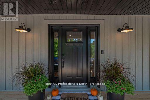 1677 Hospitality Road, Minden Hills (Snowdon), Ontario  K0M 2K0 - Photo 8 - X12880968