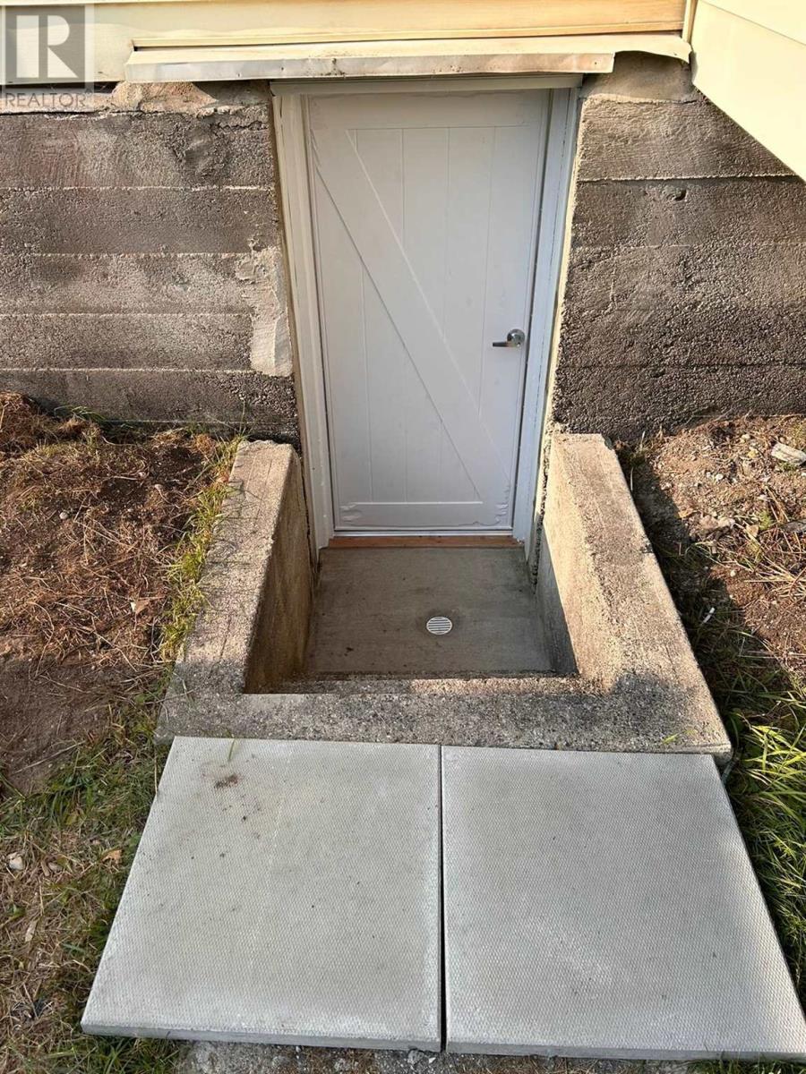 153 Third Ave, Hornepayne, Ontario  P0M 1Z0 - Photo 21 - SM260476