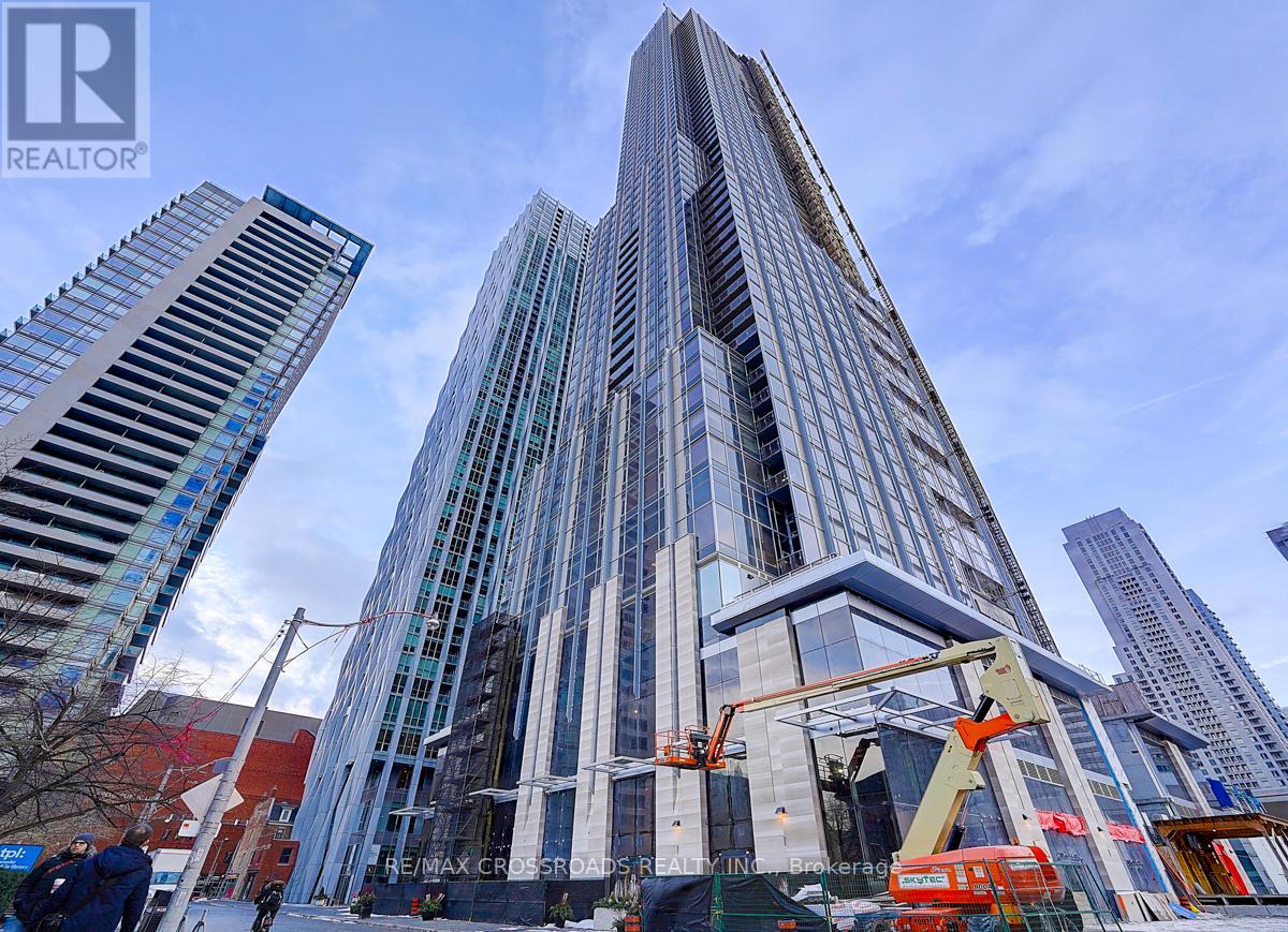 1607 - 11 YORKVILLE AVENUE, Toronto, Ontario