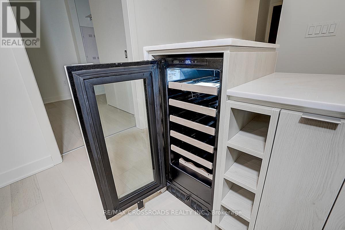 1607 - 11 Yorkville Avenue, Toronto (Annex), Ontario  M4W 1L2 - Photo 17 - C12880978