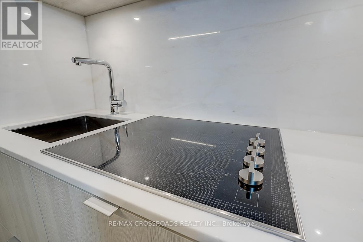 1607 - 11 Yorkville Avenue, Toronto (Annex), Ontario  M4W 1L2 - Photo 18 - C12880978