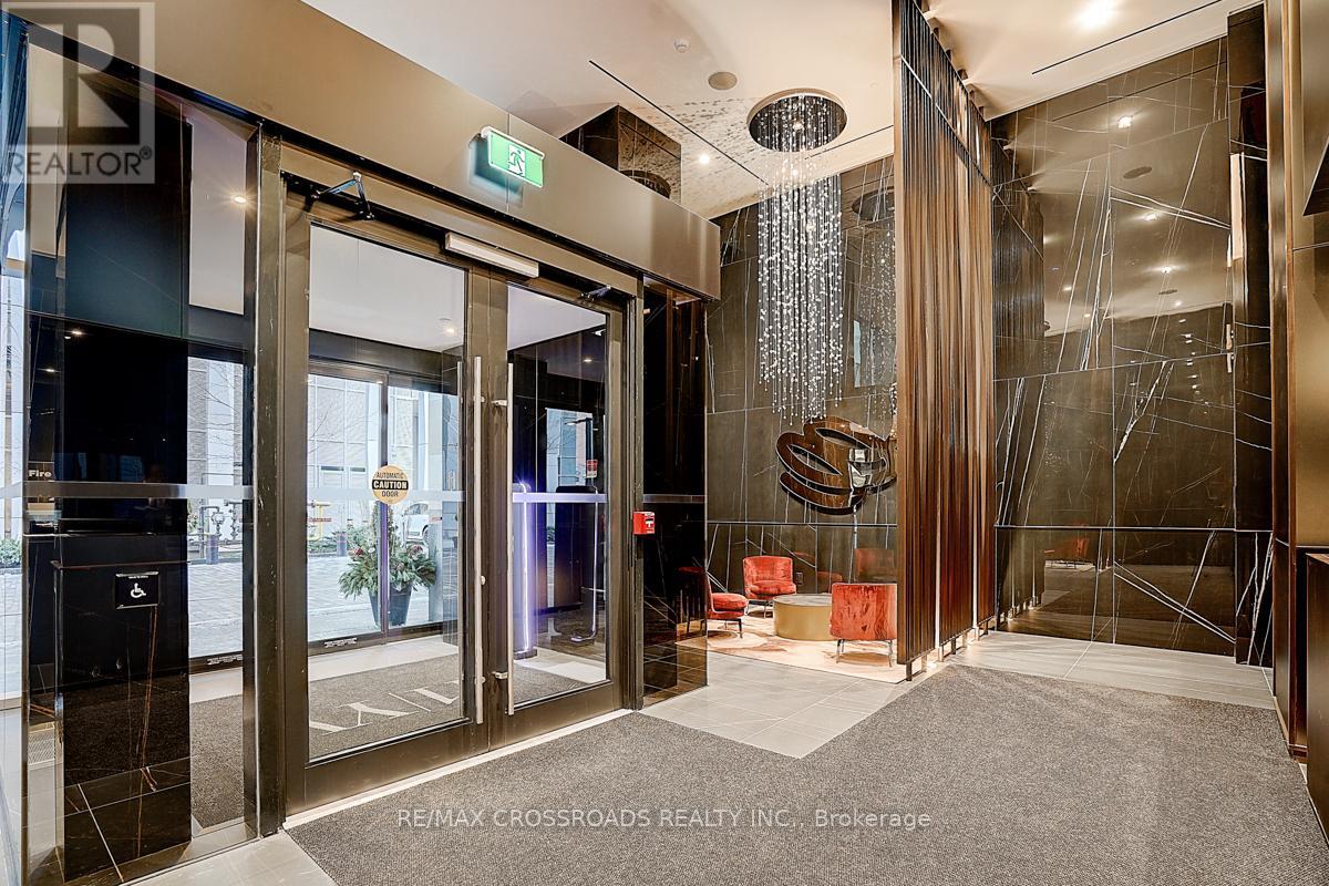 1607 - 11 Yorkville Avenue, Toronto (Annex), Ontario  M4W 1L2 - Photo 3 - C12880978