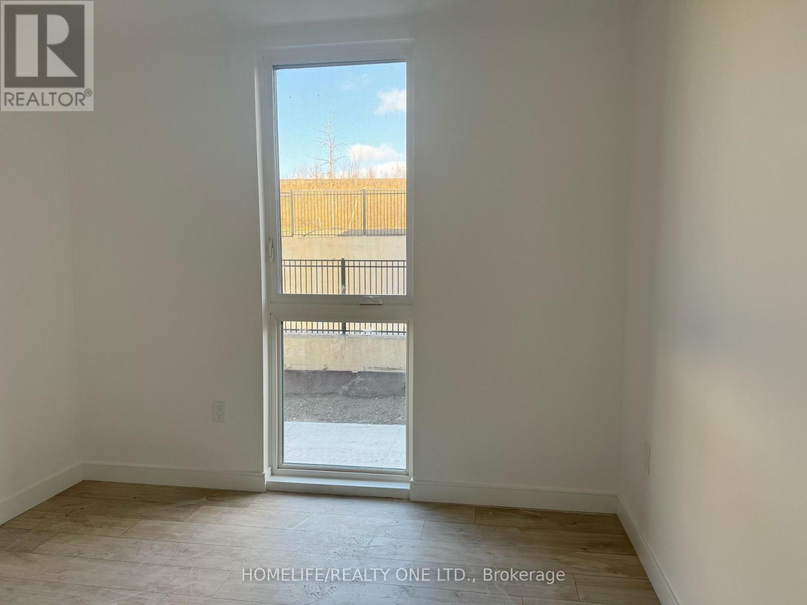 2 - 176 Clonmore Drive, Toronto (Birchcliffe-Cliffside), Ontario  M1N 0B9 - Photo 3 - E12881018