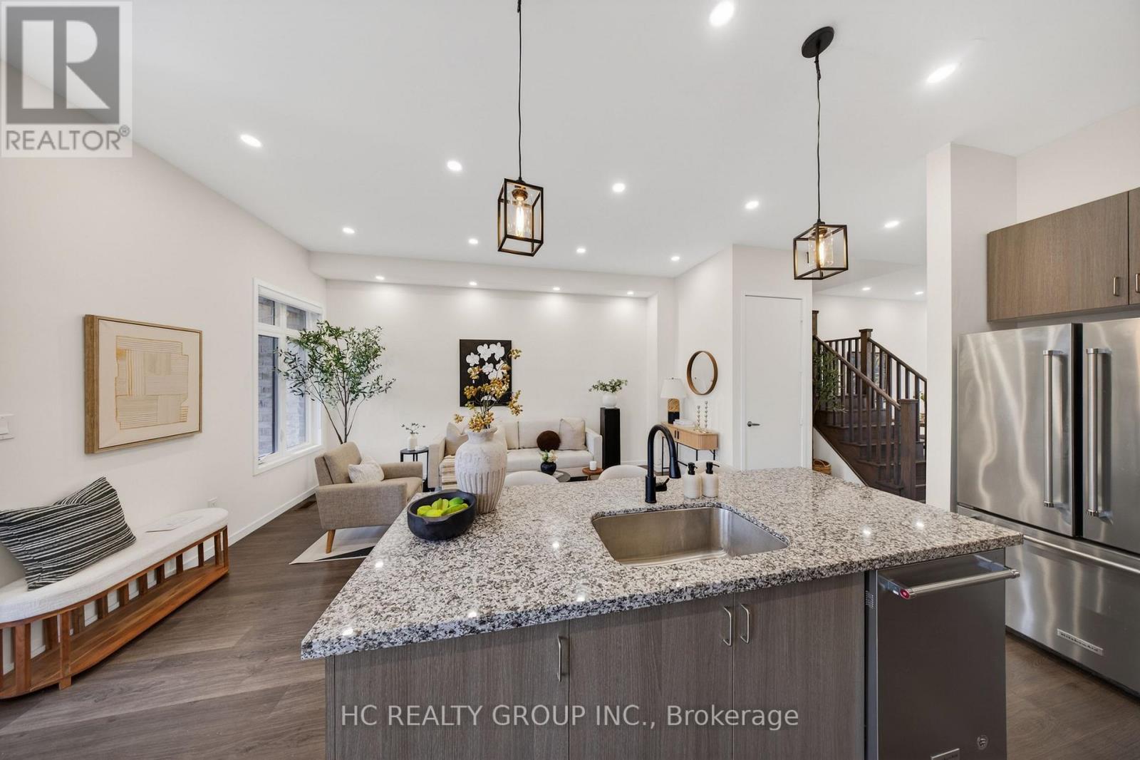 1240 Wellington Street E, Aurora, Ontario  L4G 2C9 - Photo 15 - N12880848