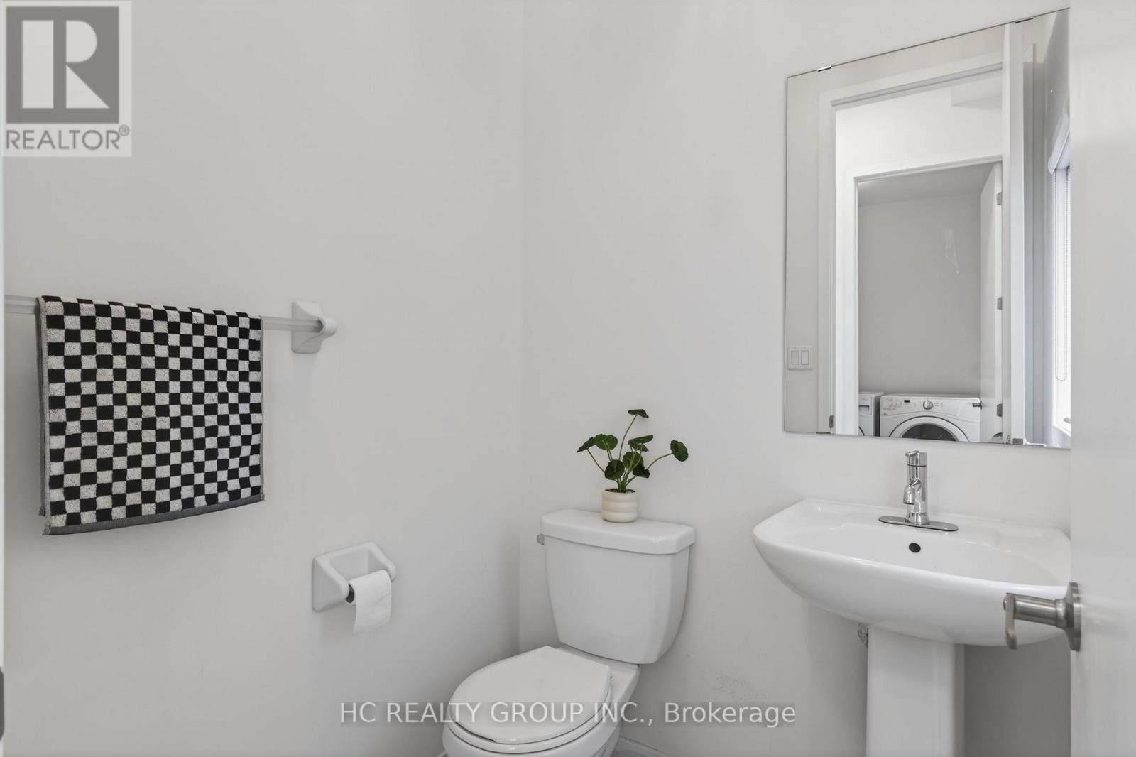 1240 Wellington Street E, Aurora, Ontario  L4G 2C9 - Photo 19 - N12880848