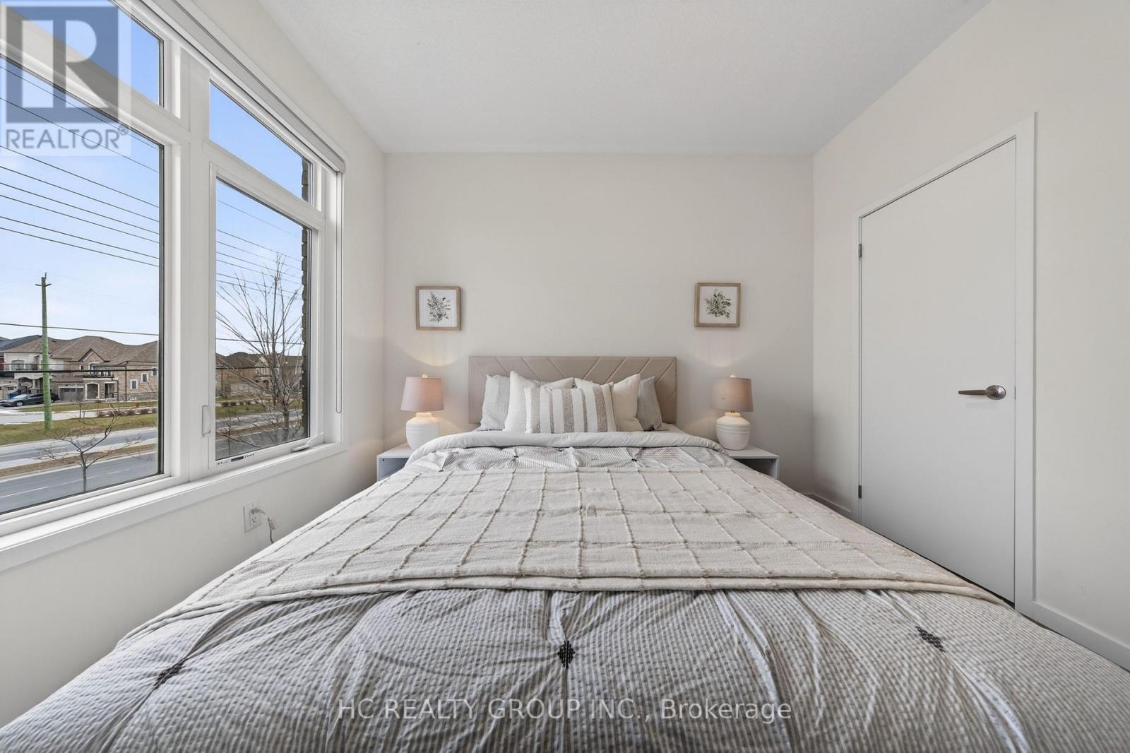 1240 Wellington Street E, Aurora, Ontario  L4G 2C9 - Photo 27 - N12880848