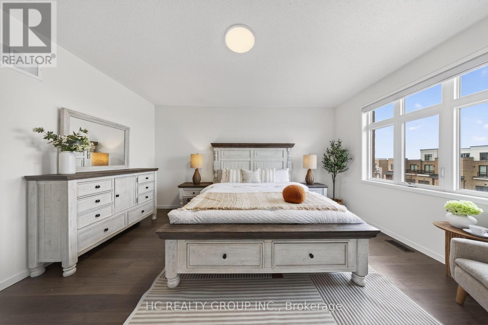 1240 Wellington Street E, Aurora, Ontario  L4G 2C9 - Photo 33 - N12880848