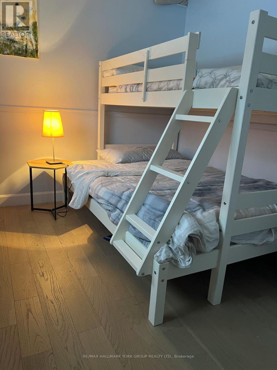 200 Spring Road, Georgina (Keswick North), Ontario  L4P 2K9 - Photo 9 - N12880850