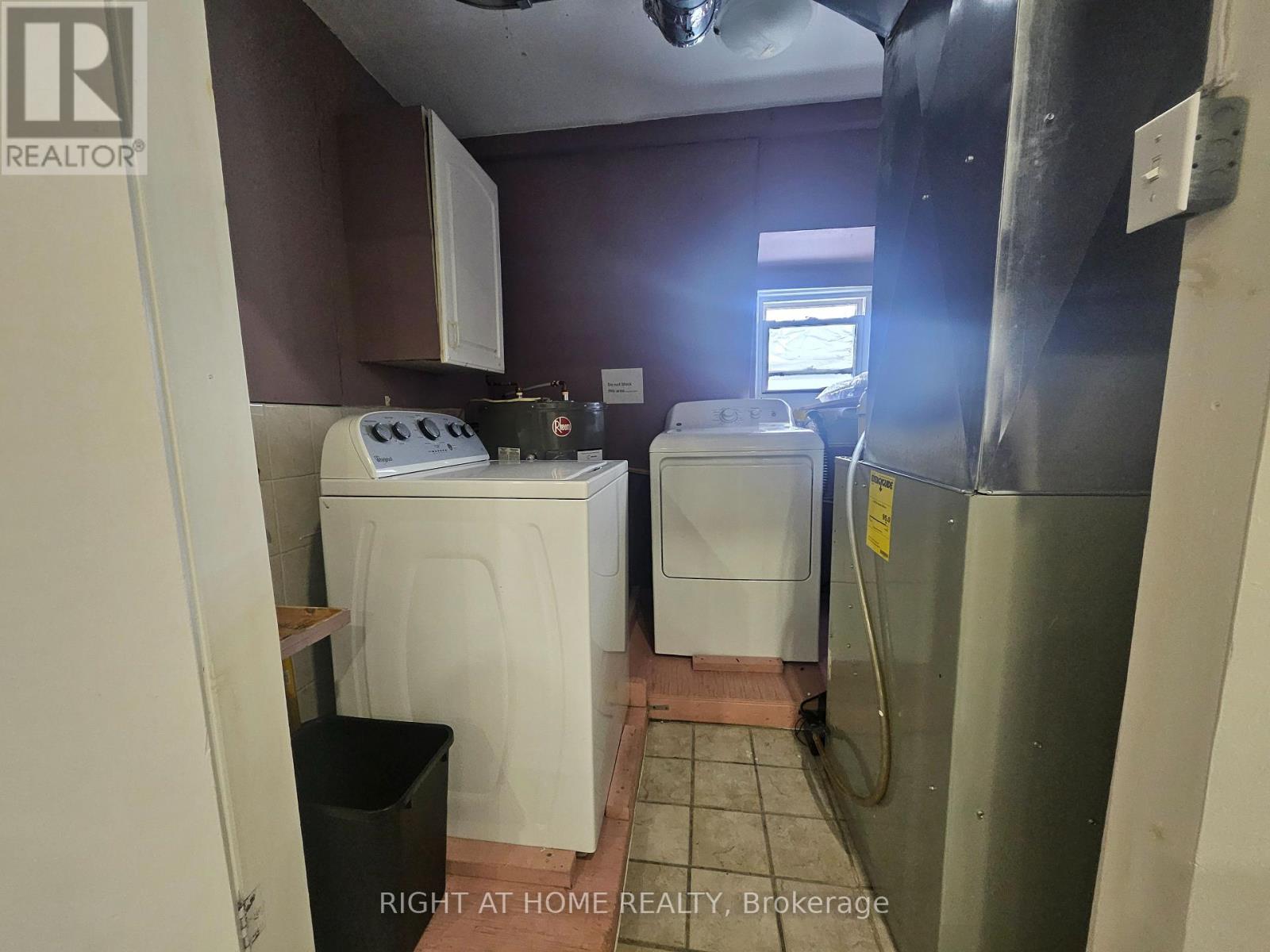 Upper #1 - 17 Barrie Street, Bradford West Gwillimbury (Bradford), Ontario  L3Z 2A1 - Photo 9 - N12880862