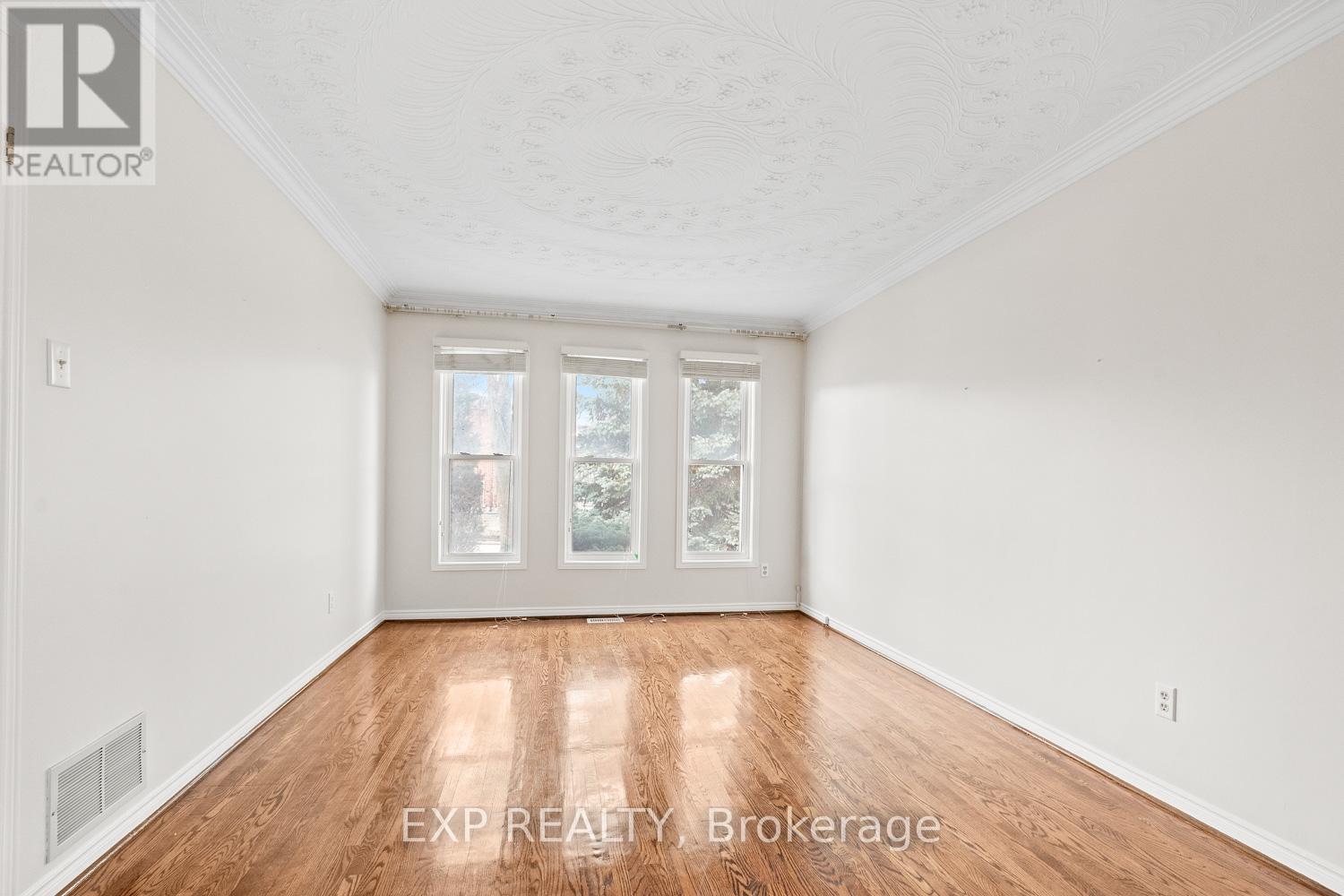 Main - 61 Dundee Crescent, Markham (Village Green-South Unionville), Ontario  L3R 8Y9 - Photo 3 - N12880990