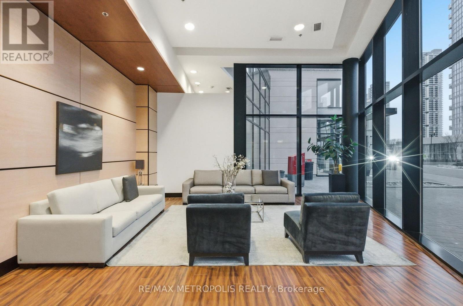 704 - 2900 Highway No. 7, Vaughan, Ontario  L4K 0G3 - Photo 4 - N12881016