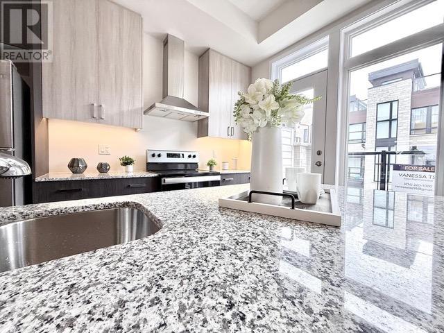 39 Credit Lane, Richmond Hill (Jefferson), Ontario  L4E 1G9 - Photo 2 - N12881042