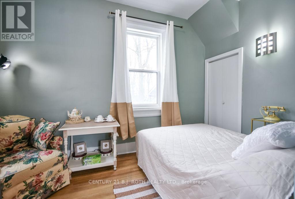 39 Grove Street W, Barrie, Ontario  L4N 1M6 - Photo 12 - S12881036