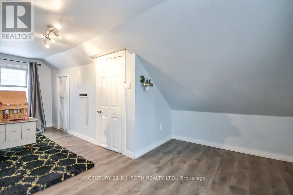 39 Grove Street W, Barrie, Ontario  L4N 1M6 - Photo 13 - S12881036