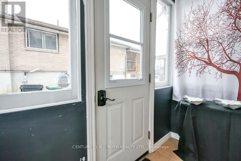 39 Grove Street W, Barrie, Ontario  L4N 1M6 - Photo 6 - S12881036