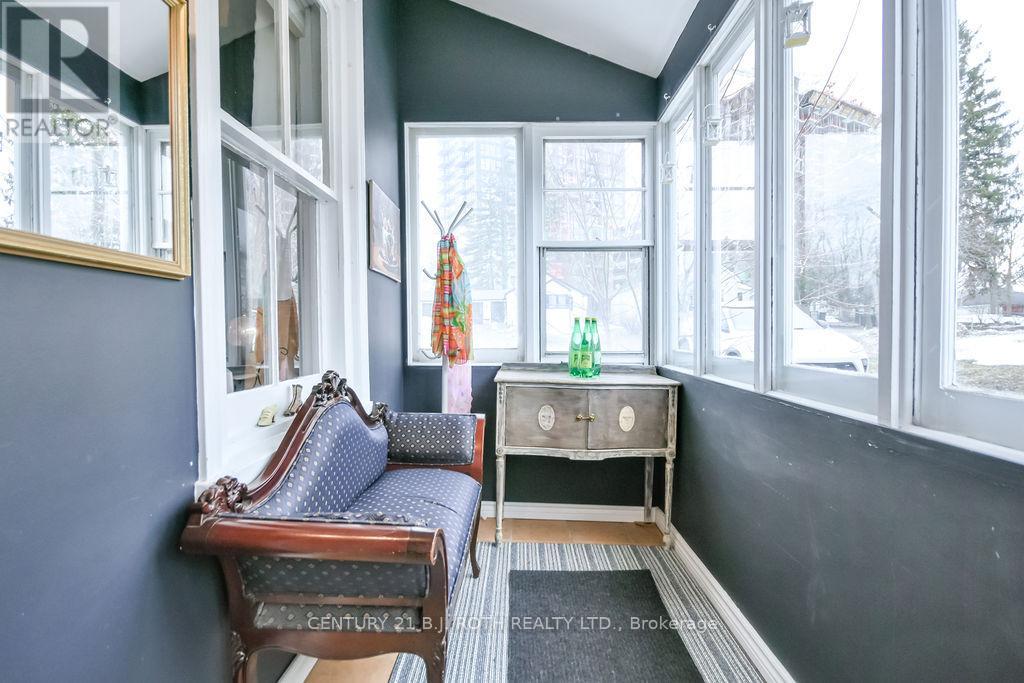 39 Grove Street W, Barrie, Ontario  L4N 1M6 - Photo 7 - S12881036