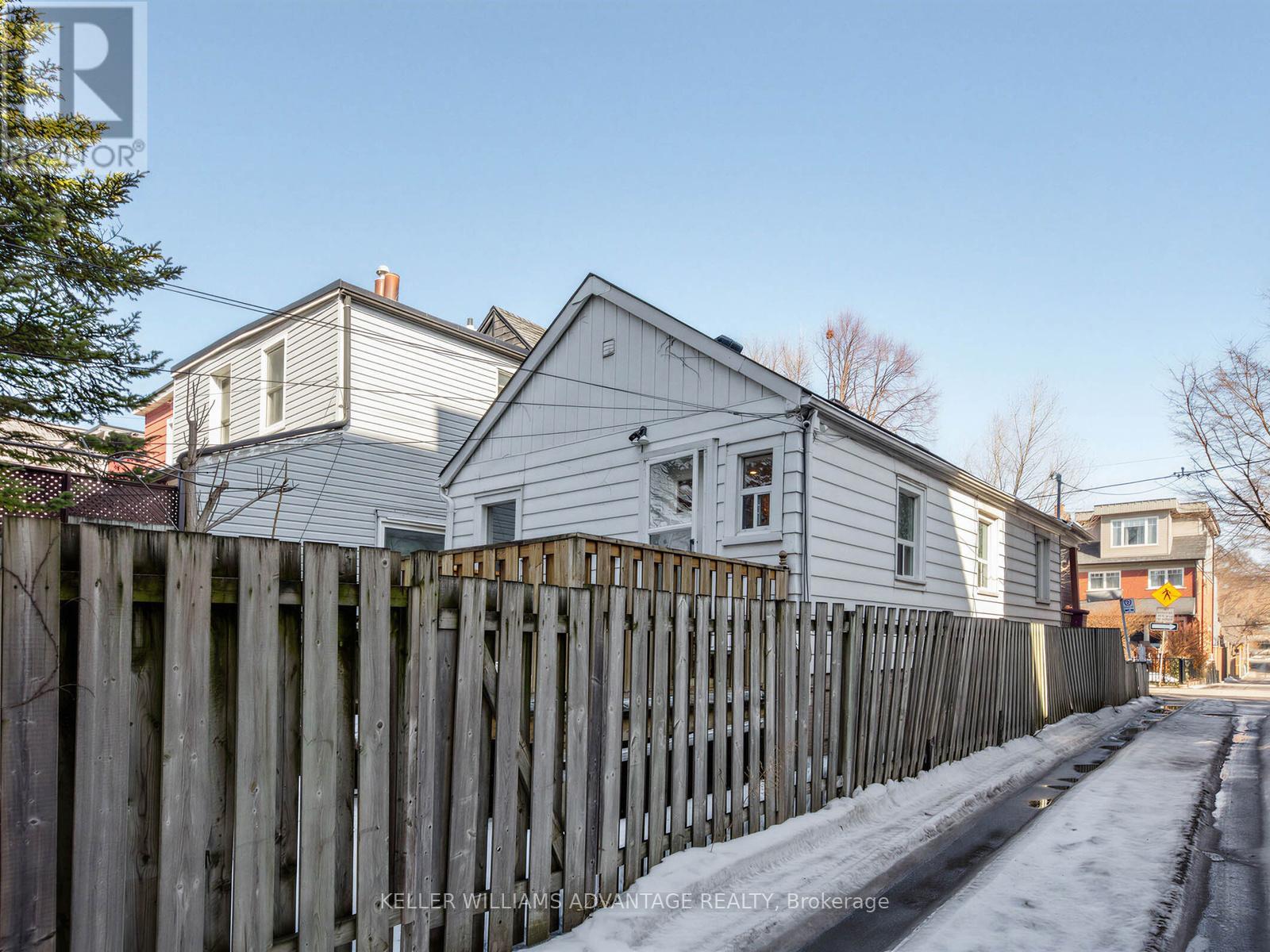 12 Hastings Avenue, Toronto, Ontario  M4L 2L2 - Photo 32 - E12847588