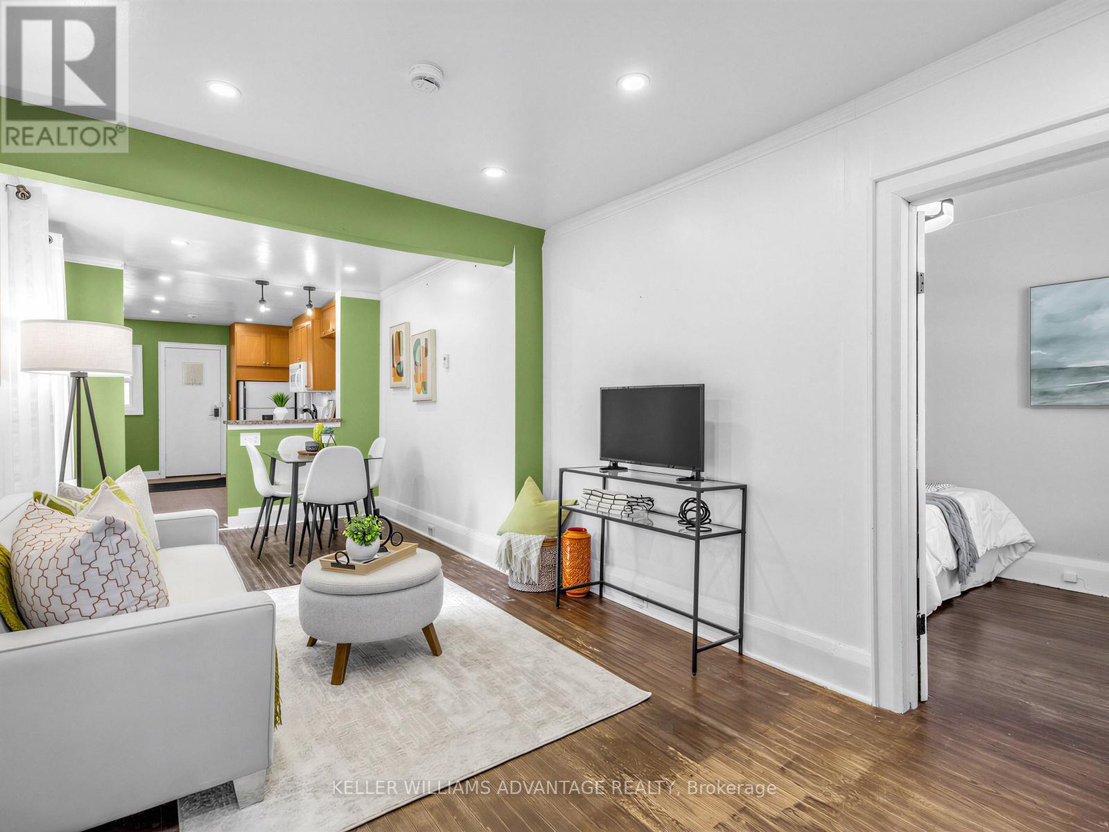 12 Hastings Avenue, Toronto, Ontario  M4L 2L2 - Photo 2 - E12847588