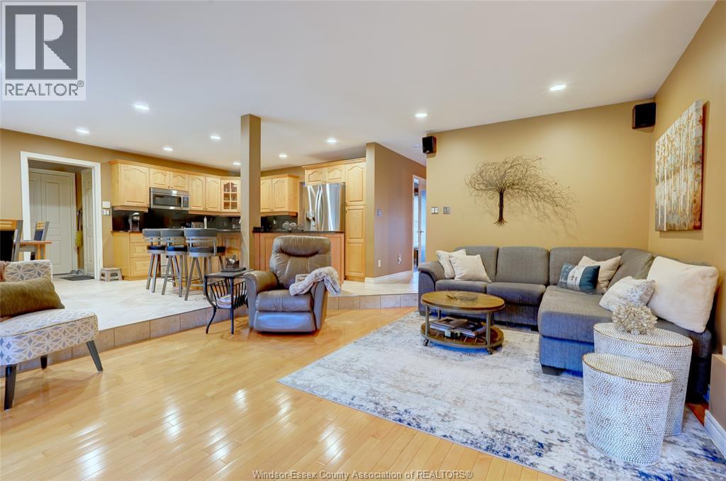 2230 Suzanne, Lasalle, Ontario  N9N 2K3 - Photo 12 - 26005346