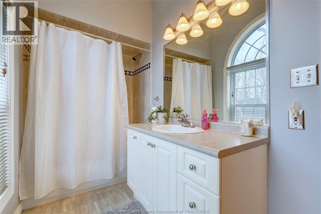 2230 Suzanne, Lasalle, Ontario  N9N 2K3 - Photo 28 - 26005346