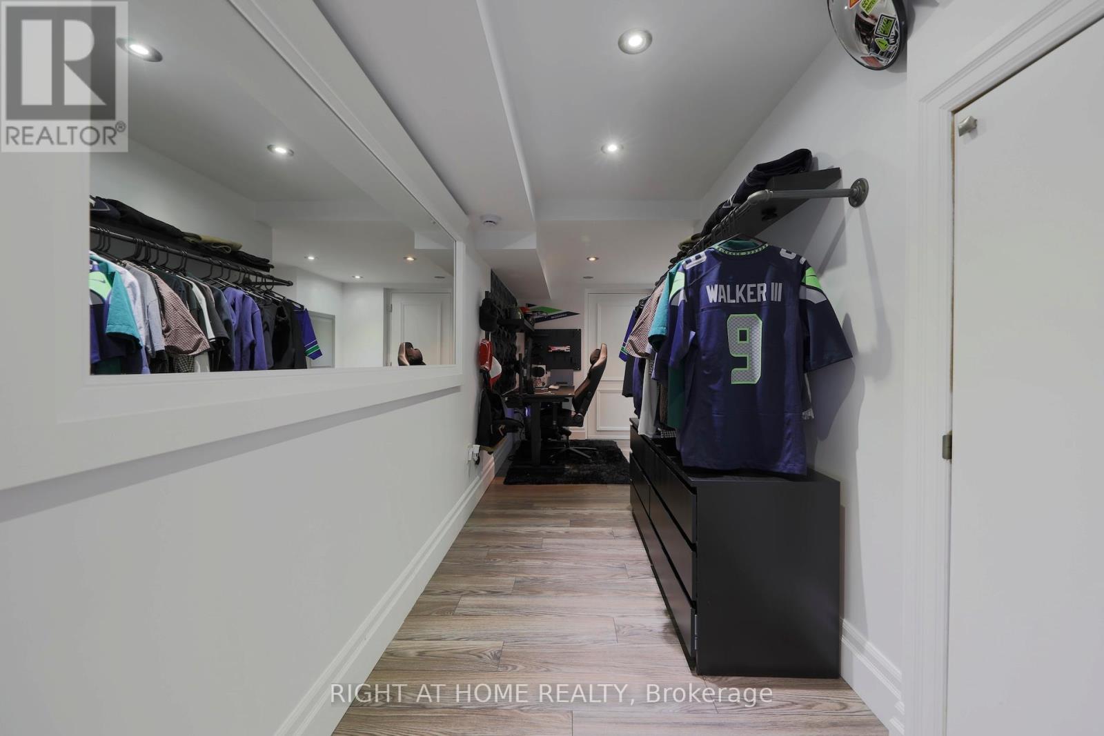 3342 Moses Way, Burlington, Ontario  L7M 0L5 - Photo 36 - W12852842