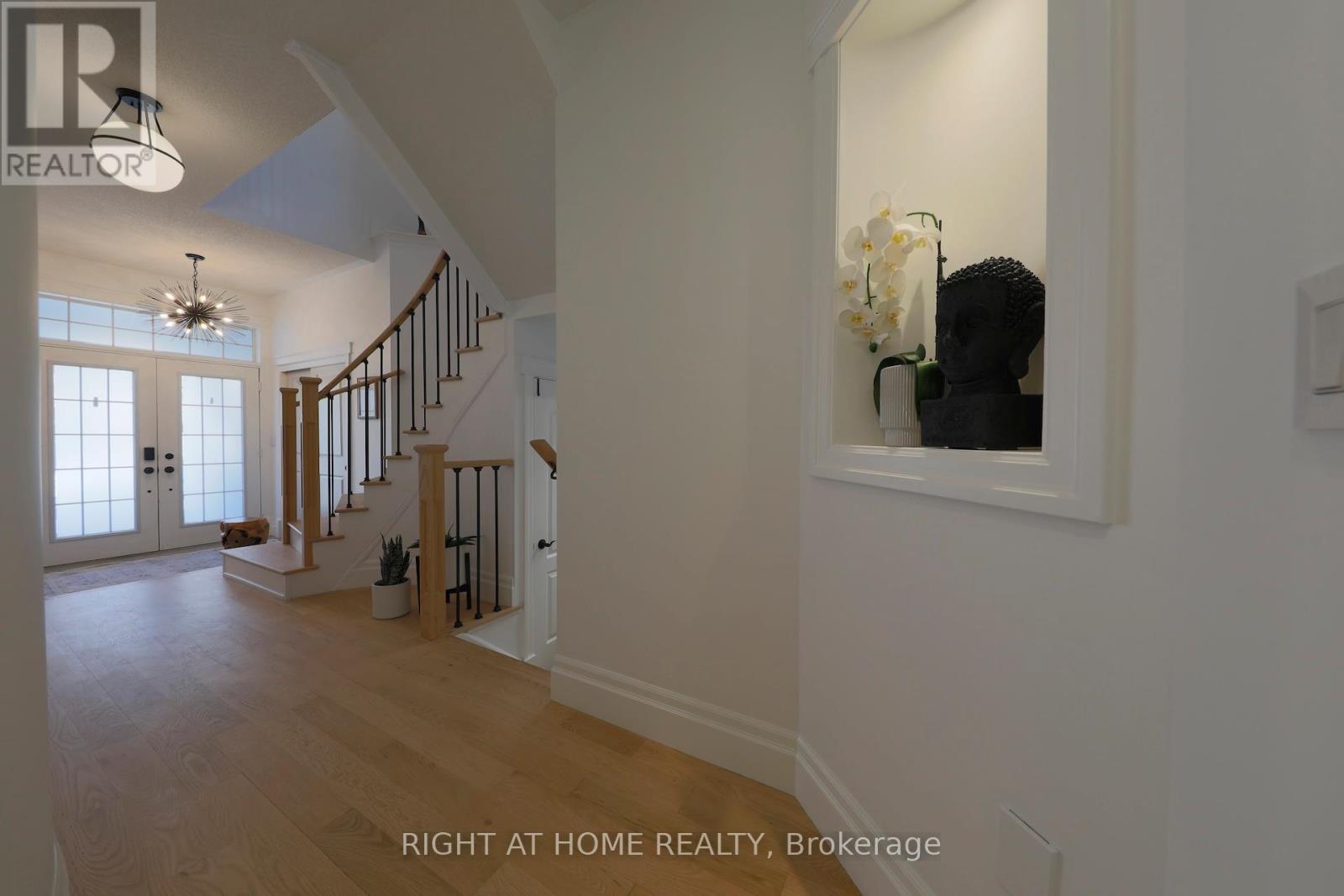 3342 Moses Way, Burlington, Ontario  L7M 0L5 - Photo 4 - W12852842