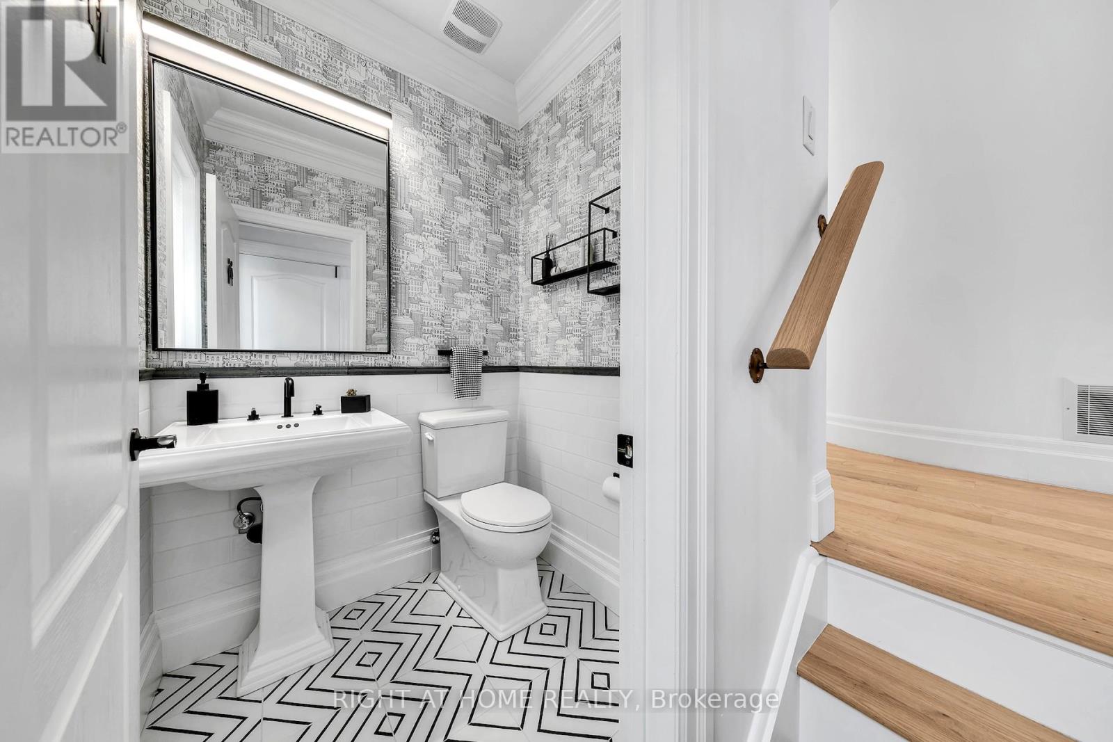 3342 Moses Way, Burlington, Ontario  L7M 0L5 - Photo 6 - W12852842