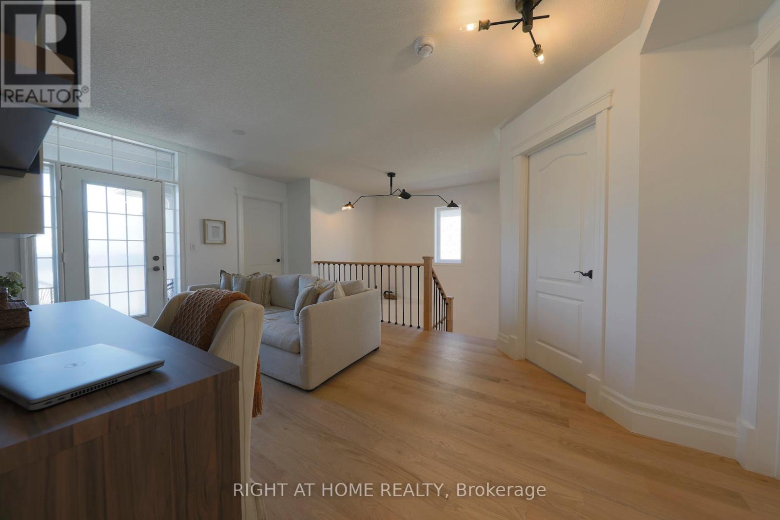 3342 Moses Way, Burlington, Ontario  L7M 0L5 - Photo 31 - W12852842