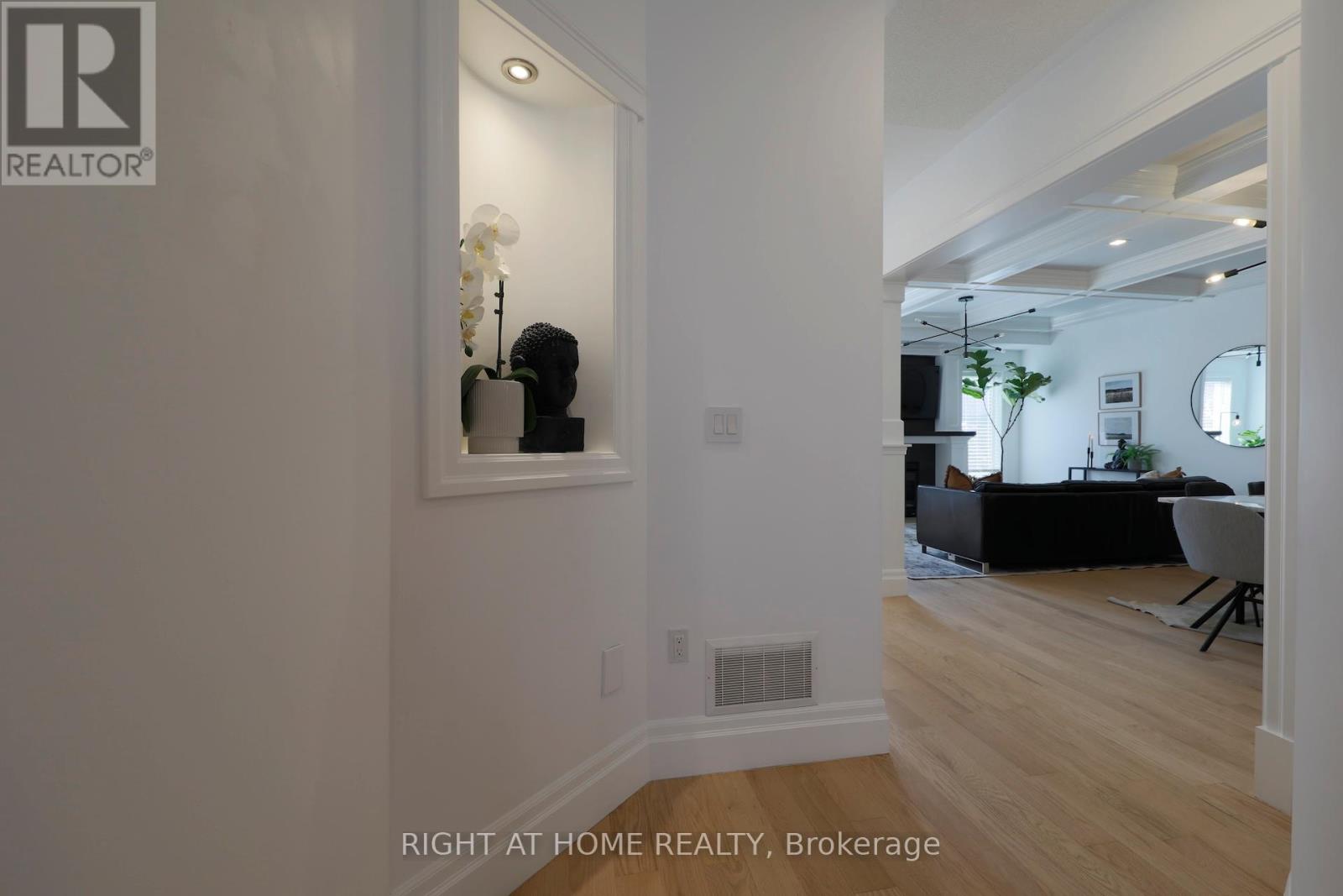 3342 Moses Way, Burlington, Ontario  L7M 0L5 - Photo 5 - W12852842