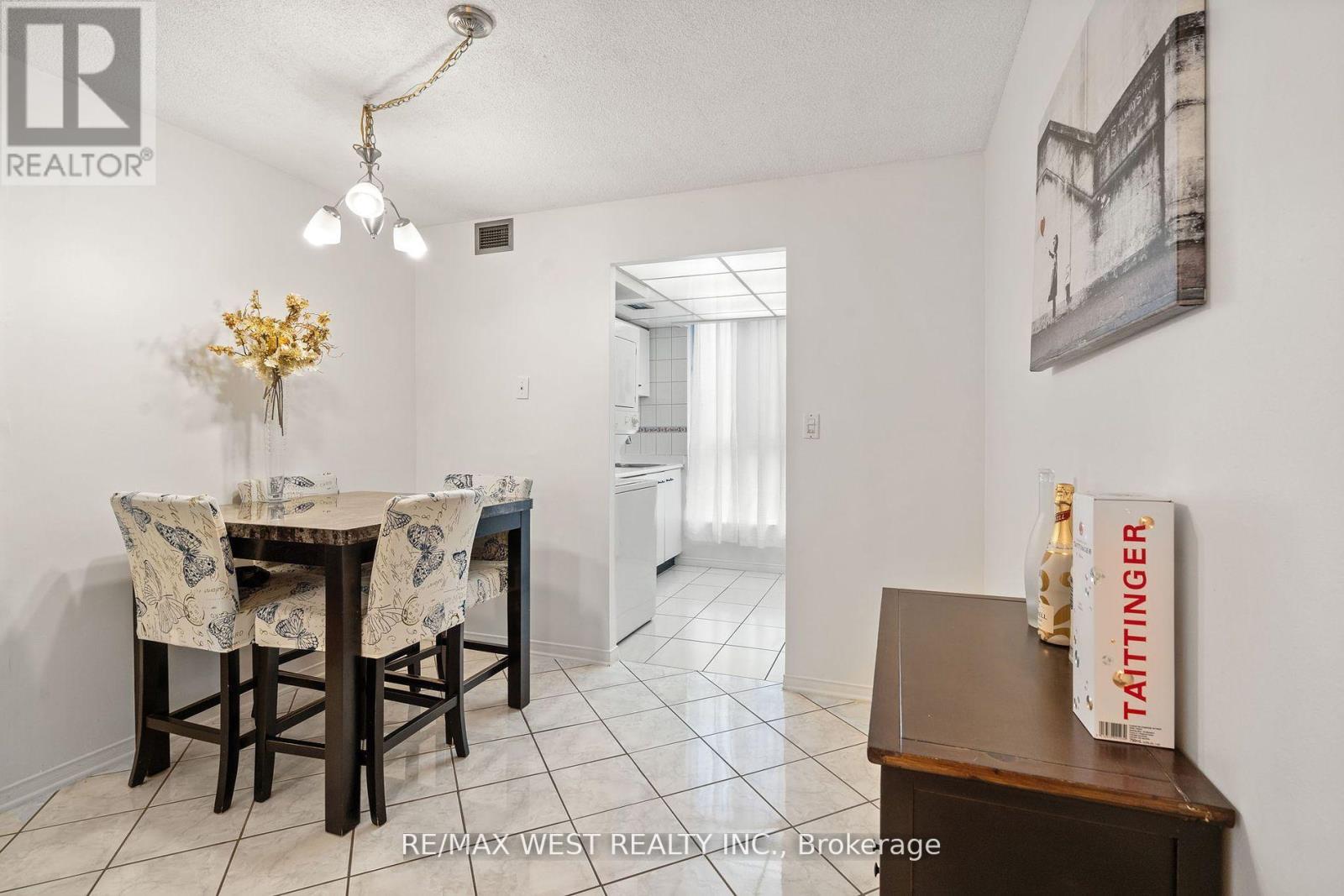 316 - 155 Hillcrest Avenue, Mississauga, Ontario  L5B 3Z2 - Photo 10 - W12880878