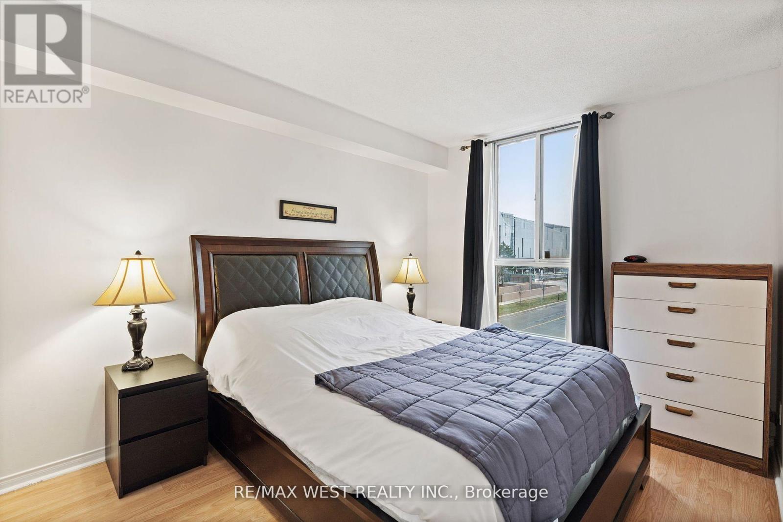 316 - 155 Hillcrest Avenue, Mississauga, Ontario  L5B 3Z2 - Photo 18 - W12880878