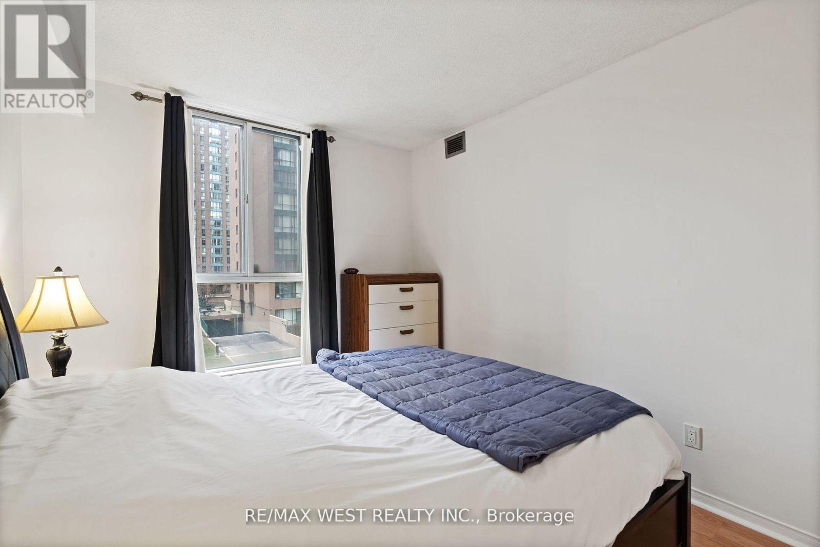 316 - 155 Hillcrest Avenue, Mississauga, Ontario  L5B 3Z2 - Photo 20 - W12880878