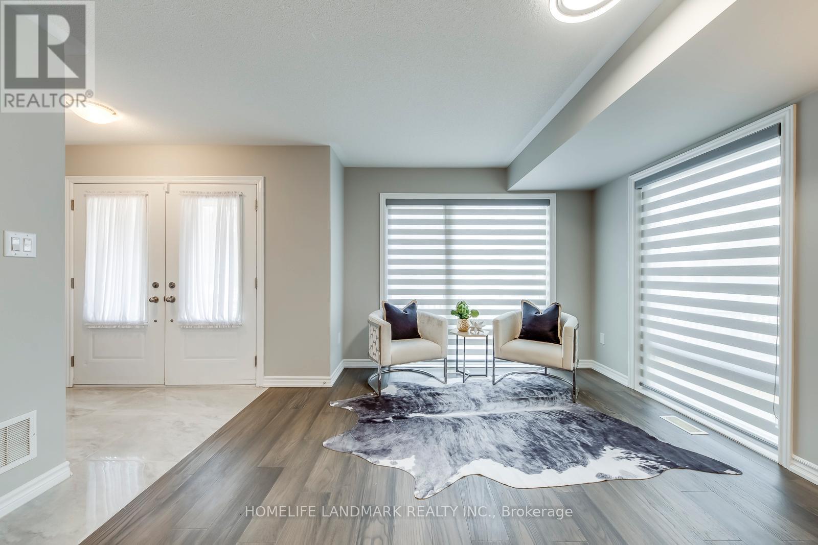 Unit 7 - - 2485 Badger Crescent, Oakville (Ga Glen Abbey), Ontario  L6M 5L9 - Photo 4 - W12880898