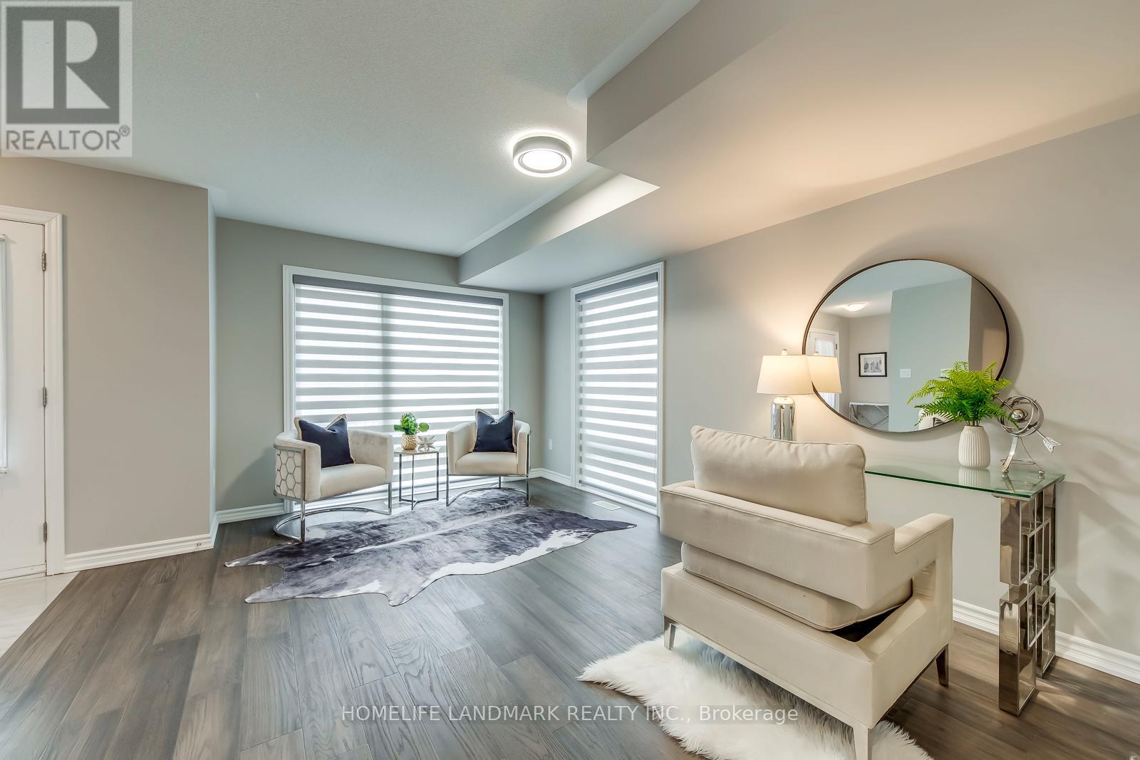 Unit 7 - - 2485 Badger Crescent, Oakville (Ga Glen Abbey), Ontario  L6M 5L9 - Photo 7 - W12880898