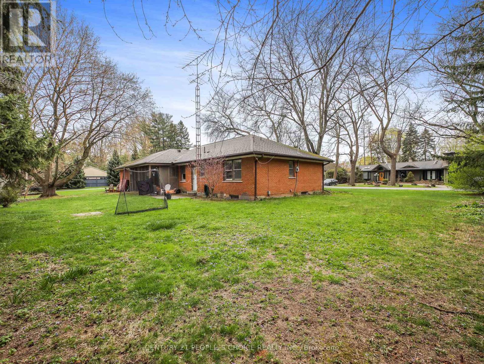 167 Blue Water Place, Burlington, Ontario  L7L 2J3 - Photo 31 - W12880928