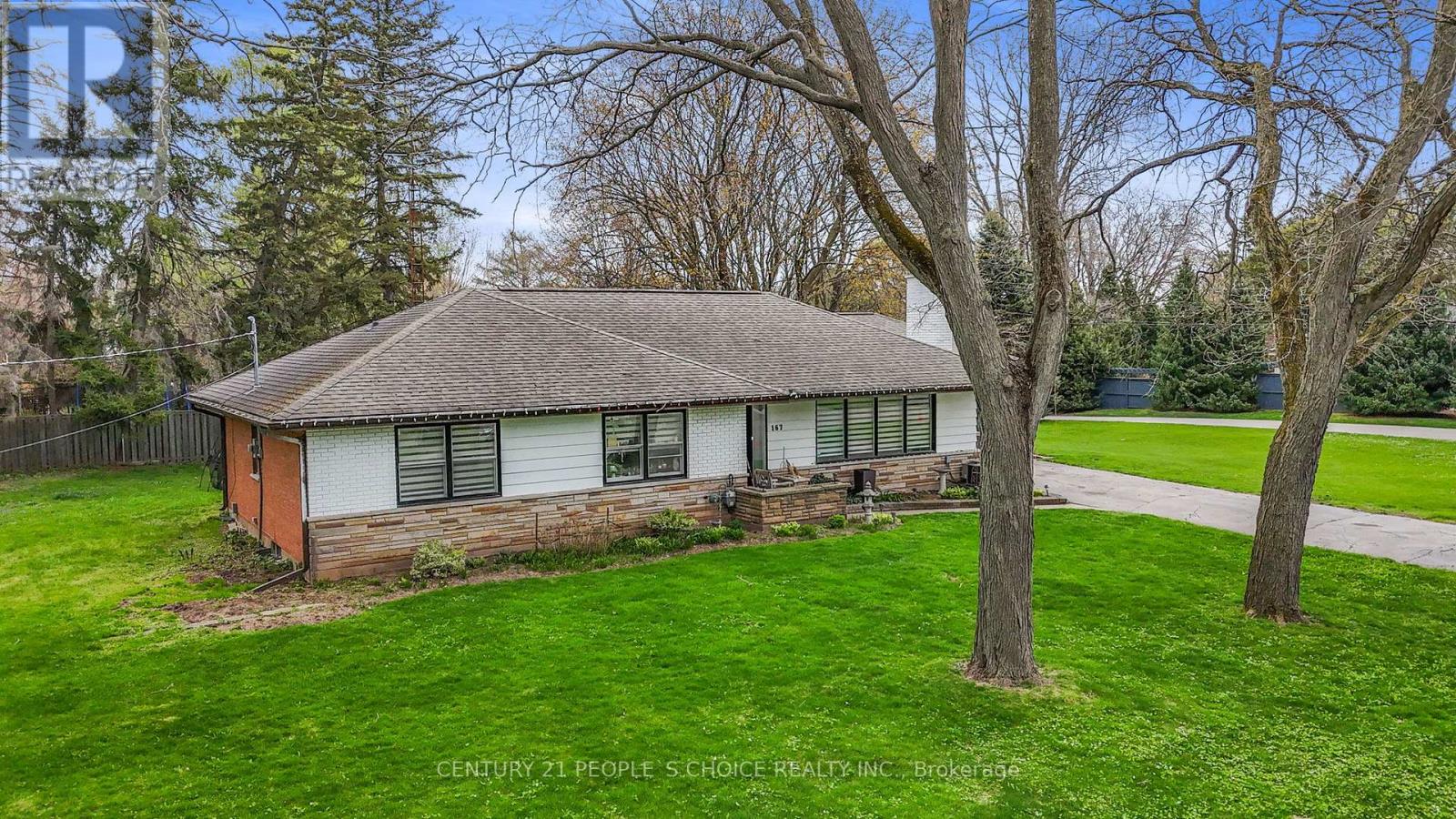 167 Blue Water Place, Burlington, Ontario  L7L 2J3 - Photo 33 - W12880928