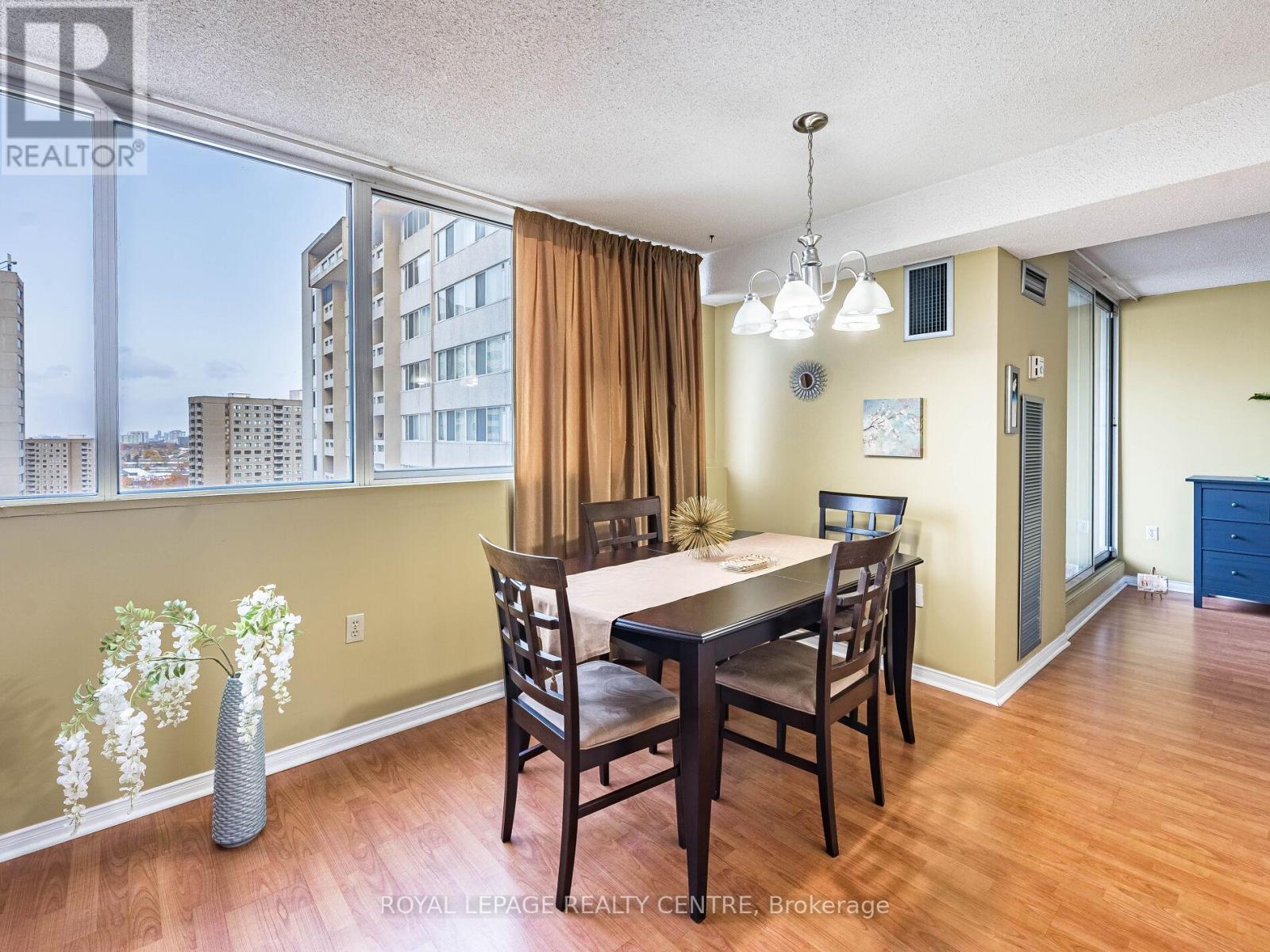 1604 - 3590 Kaneff Crescent W, Mississauga (Mississauga Valleys), Ontario  L5A 3X3 - Photo 13 - W12880946