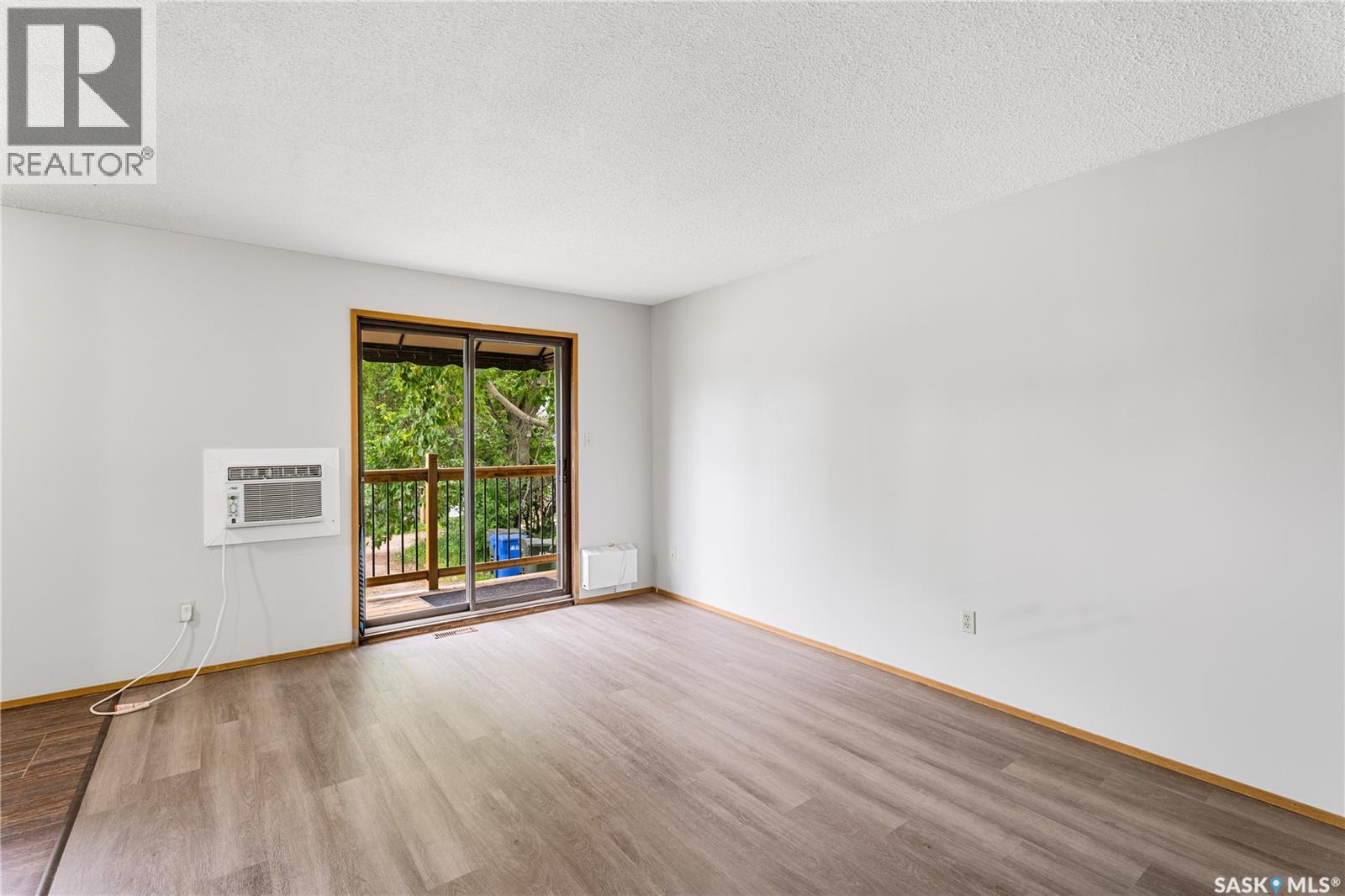 529 8th Street E, Prince Albert, Saskatchewan  S6V 0W5 - Photo 4 - SK030309