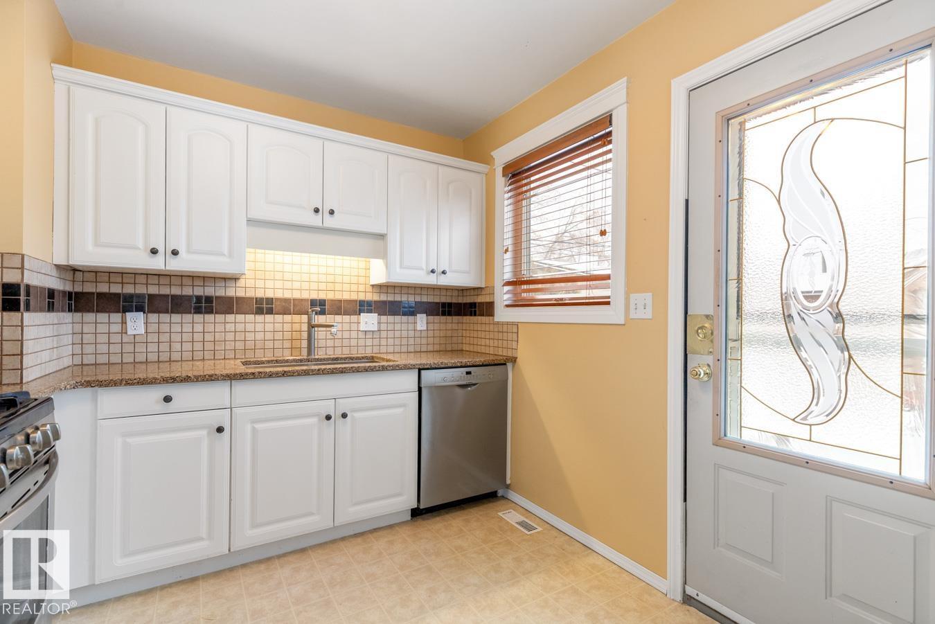 9277 86 St Nw, Edmonton, Alberta  T6C 3E7 - Photo 12 - E4477379