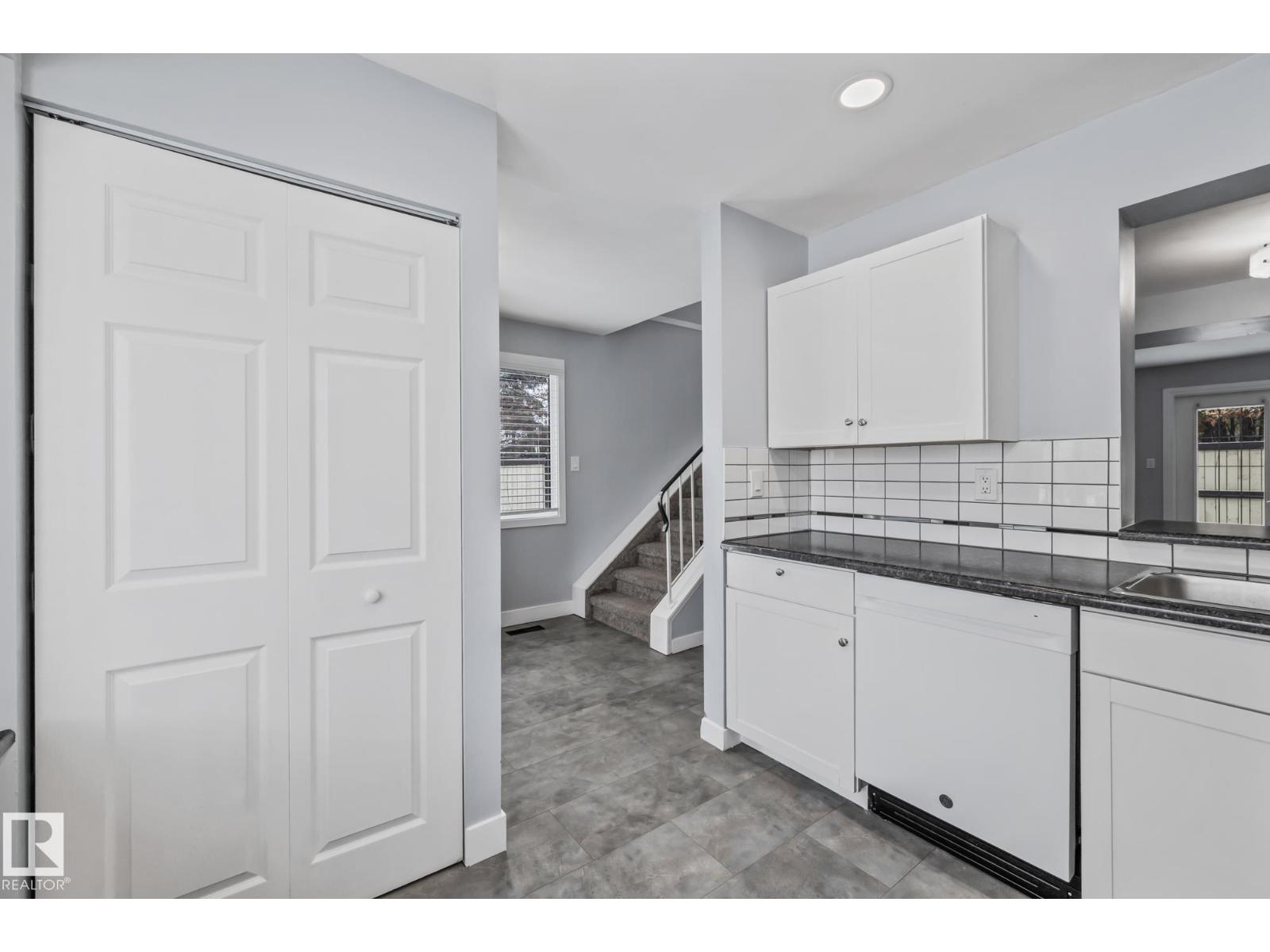 2149 141 Av Nw, Edmonton, Alberta  T5Y 1C4 - Photo 9 - E4477380