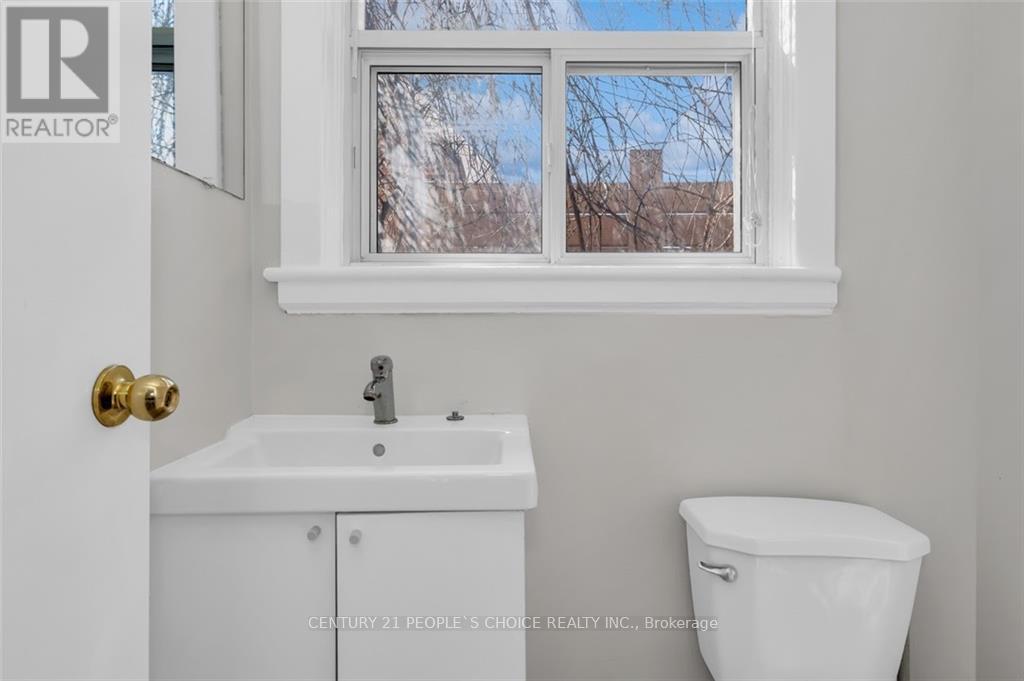 746 King Street W, Hamilton, Ontario  L8S 1J8 - Photo 7 - X12880904