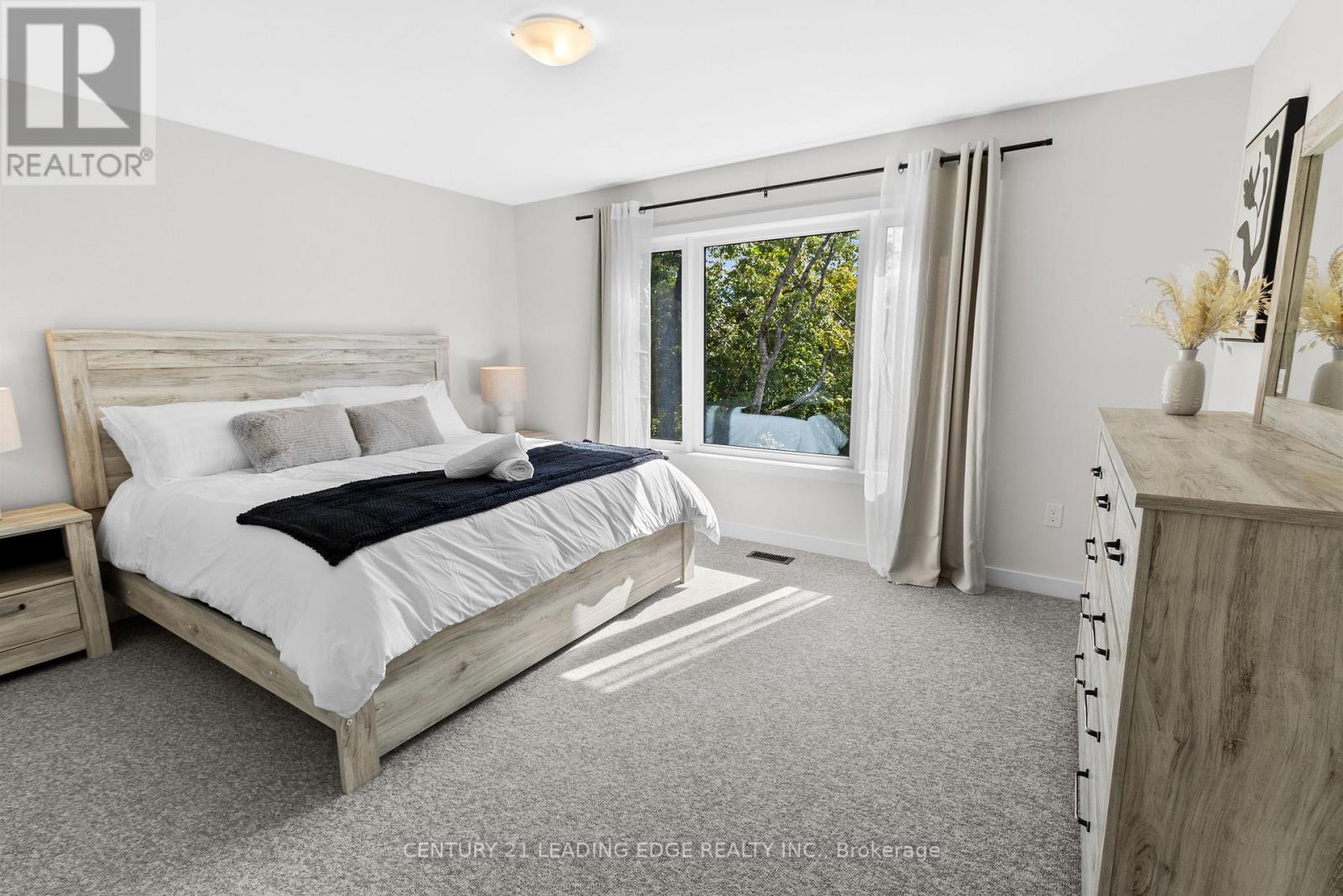 1023 Kingsridge Court, Lake Of Bays (Franklin), Ontario  P1H 0K1 - Photo 9 - X12880908