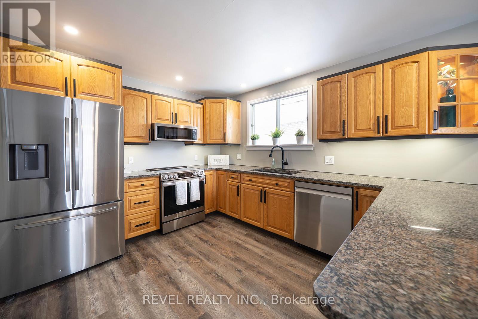 44 Shalfleet Boulevard, Brantford, Ontario  N3R 6L6 - Photo 10 - X12880912