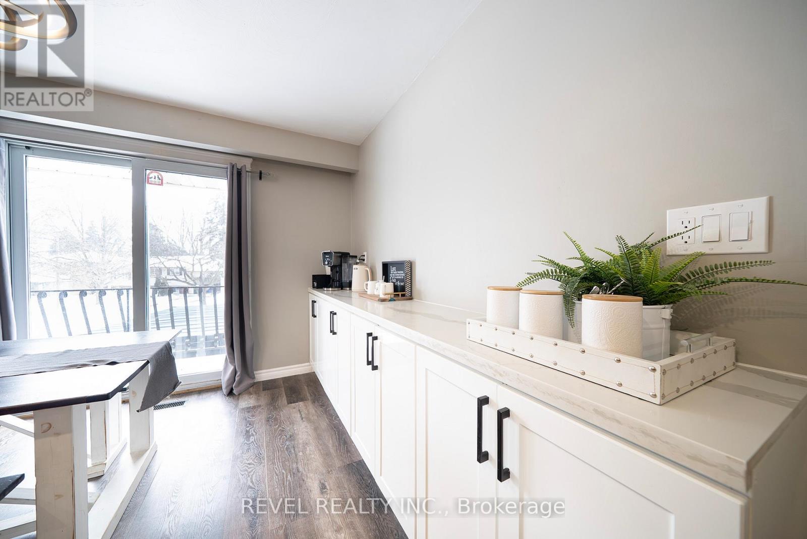 44 Shalfleet Boulevard, Brantford, Ontario  N3R 6L6 - Photo 12 - X12880912