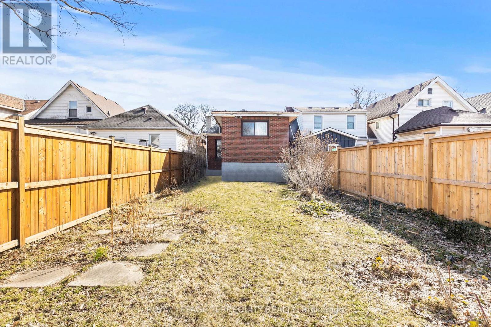 36 East 24th Street, Hamilton, Ontario  L8V 2X7 - Photo 14 - X12880922