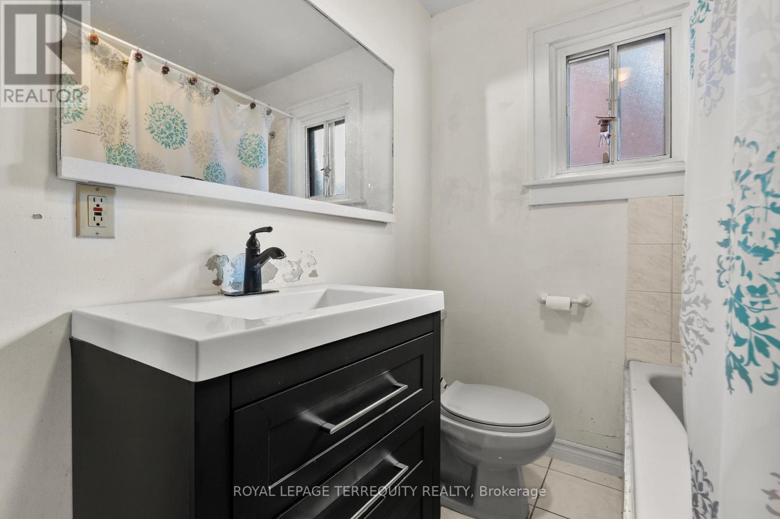 36 East 24th Street, Hamilton, Ontario  L8V 2X7 - Photo 9 - X12880922