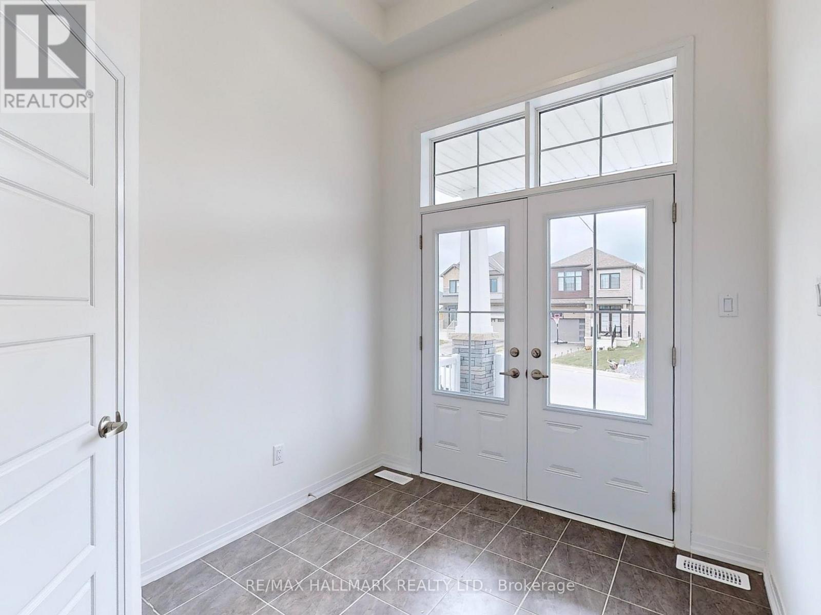 40 Velvet Way, Thorold (Rolling Meadows), Ontario  L2V 0P3 - Photo 21 - X12881024